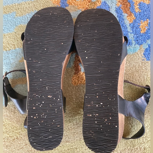 ERIC MICHAEL Leather Whitney Wedge
-size 41 - Picture 8 of 8